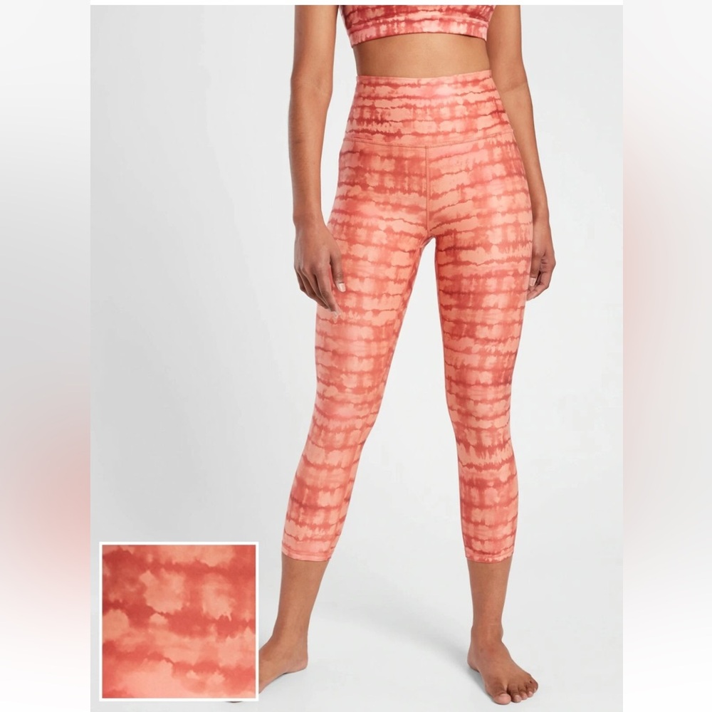 Athleta Elation Capri Printed Performance Tight Size XS Tahiti Island Coral 20”